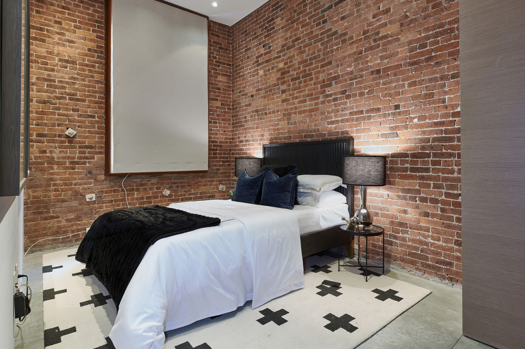 ATHOME-INTERIORS-BRICK-WALLS-1-MCT